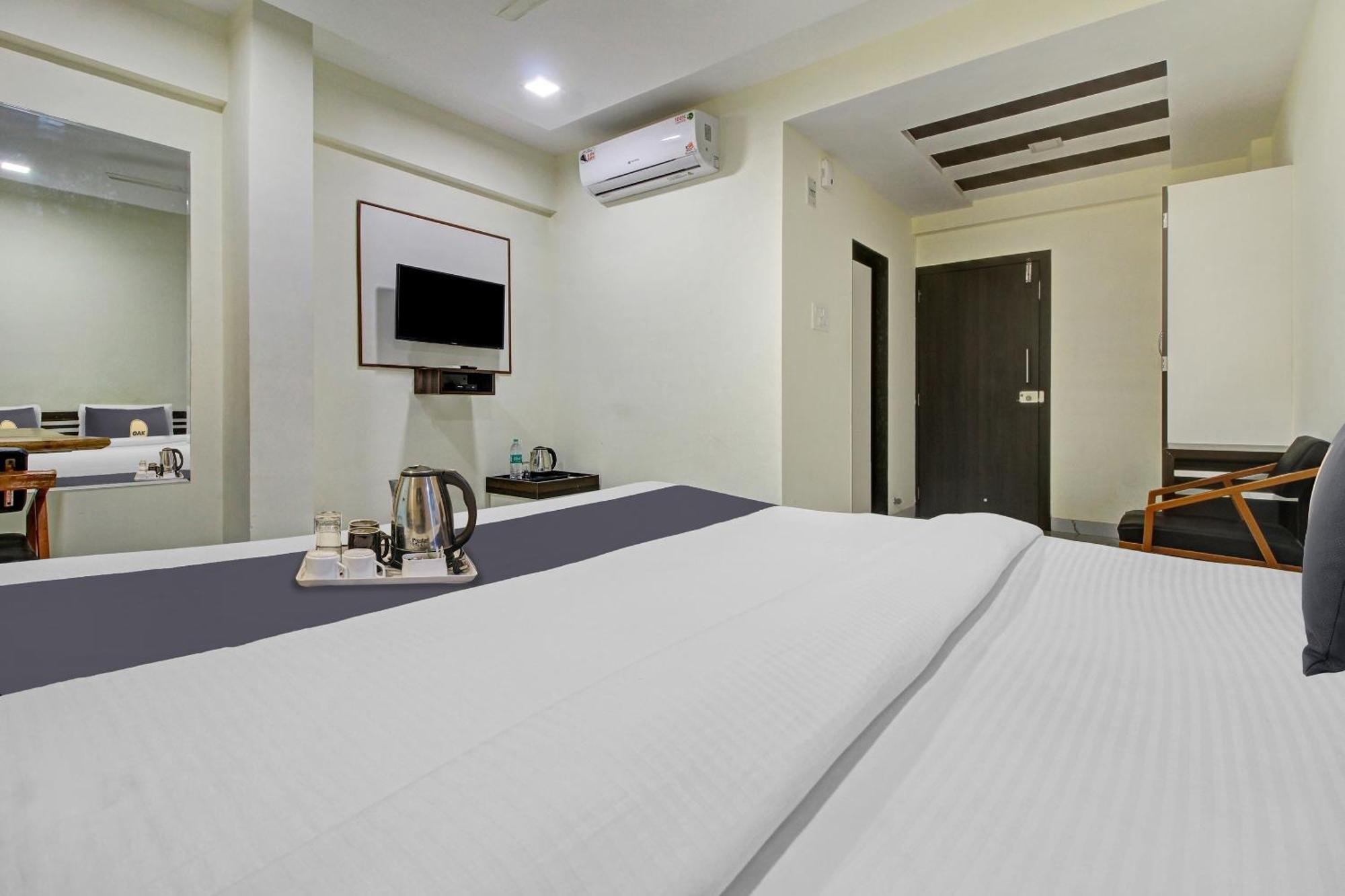 Hotel Townhouse Oak The Emerald Tree 4*