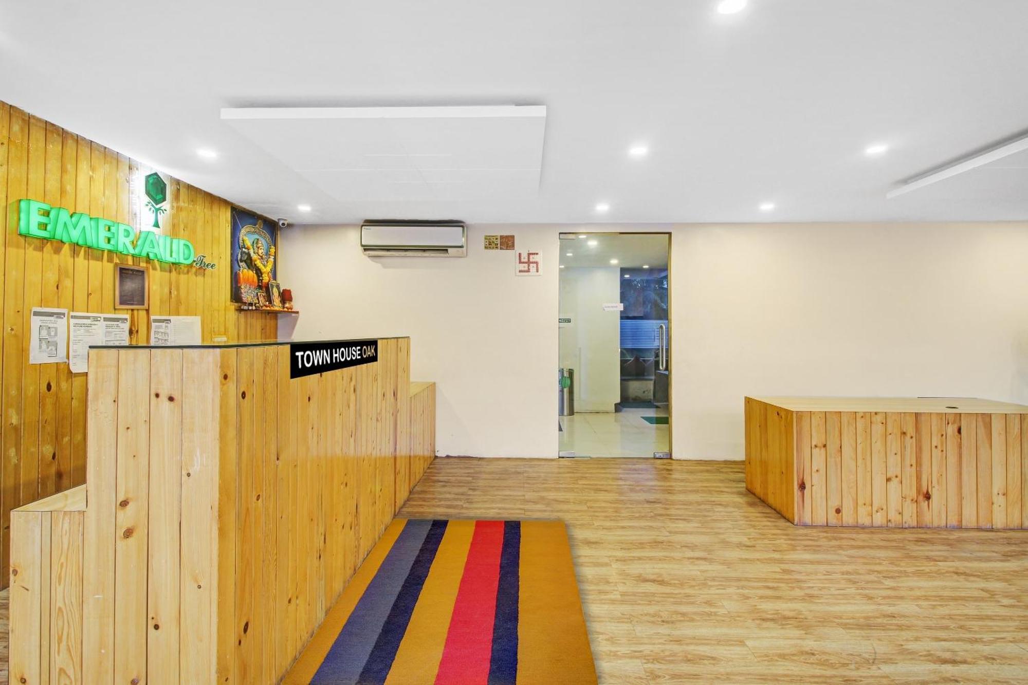Hotel Townhouse Oak The Emerald Tree 4*
