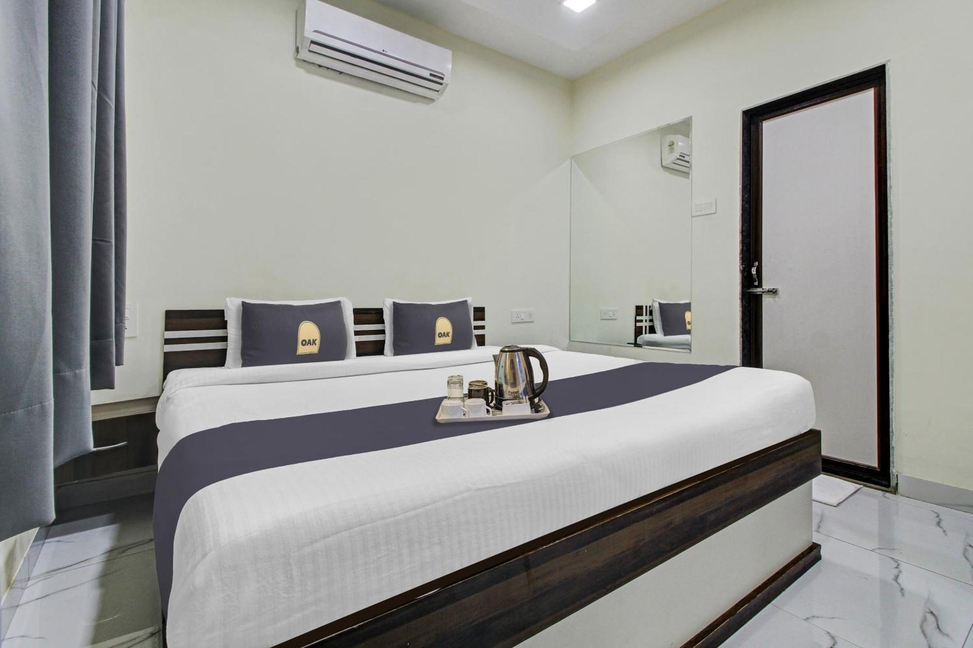 Townhouse Oak The Emerald Tree 4* Pune
