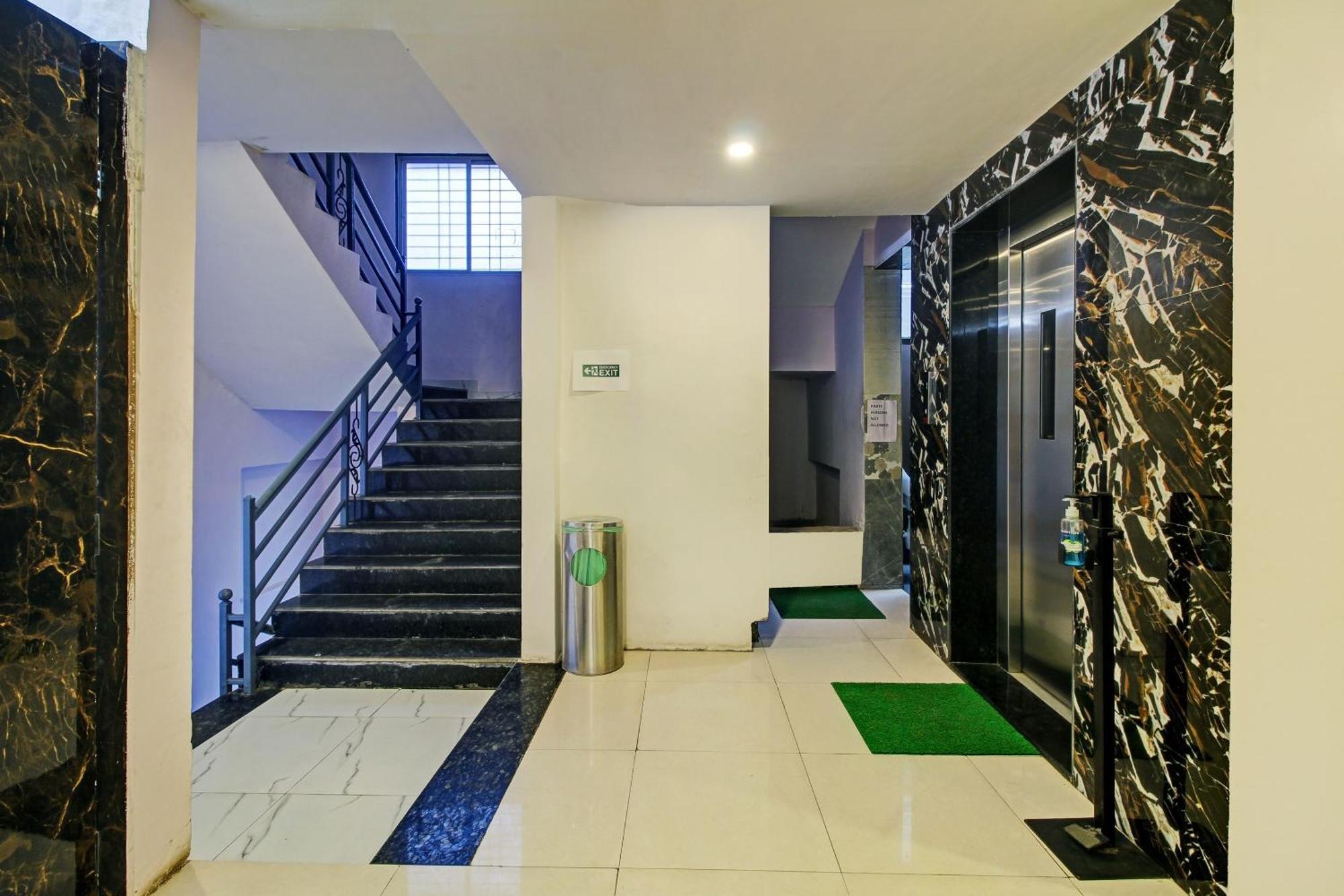 Hotel Townhouse Oak The Emerald Tree Pune