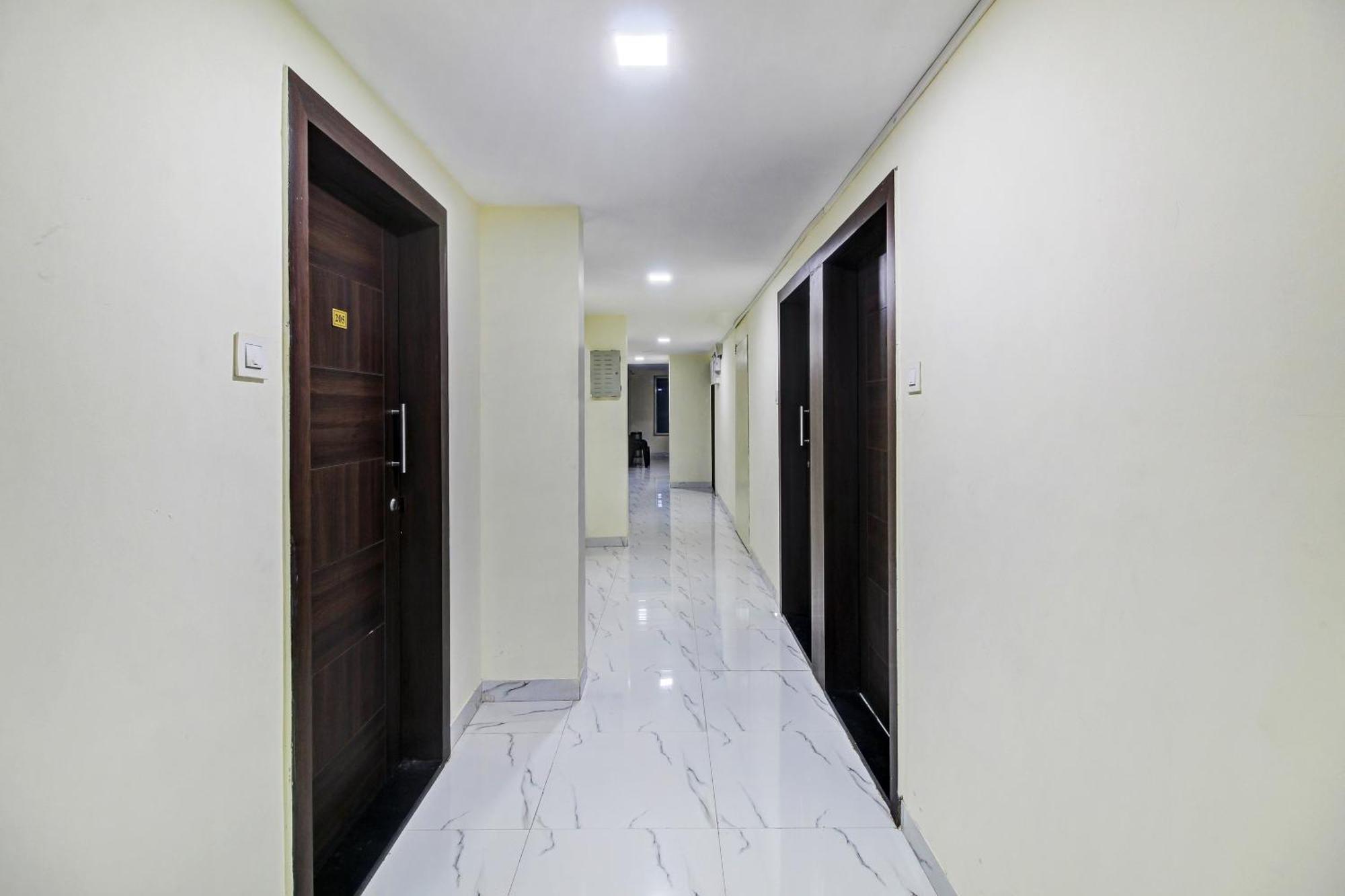 Hotel Townhouse Oak The Emerald Tree Pune