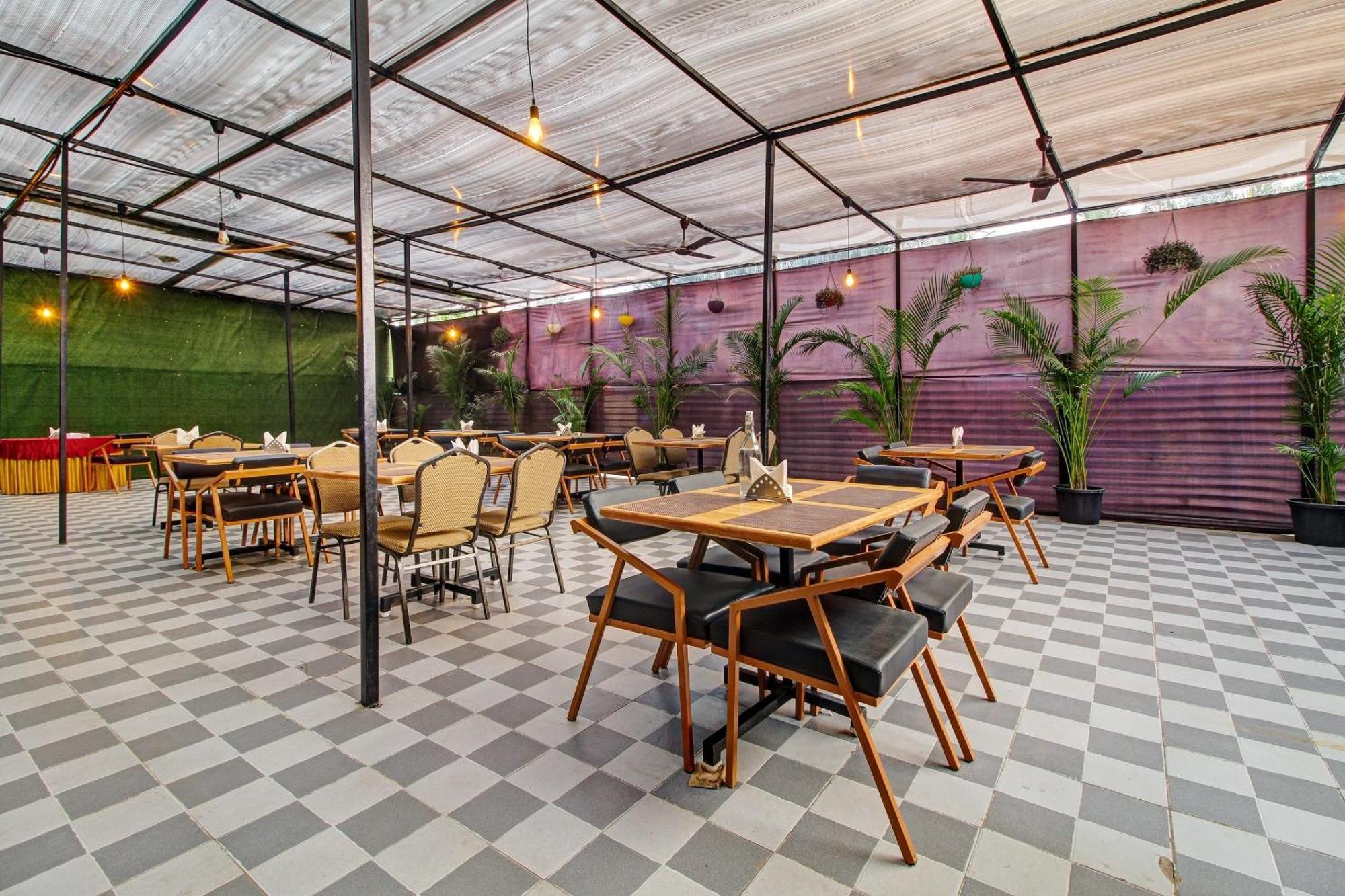 Townhouse Oak The Emerald Tree 4* Pune